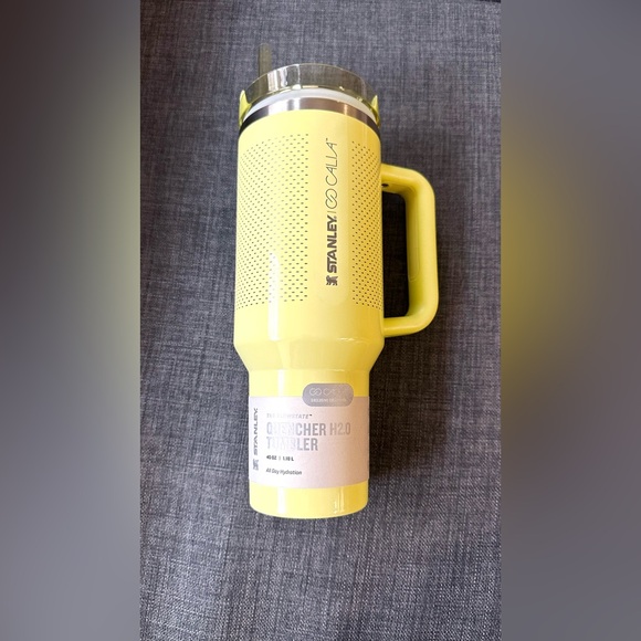 Limited Edition Stanley x Calia collection! Yellow Quencher Tumbler - Picture 3 of 5
